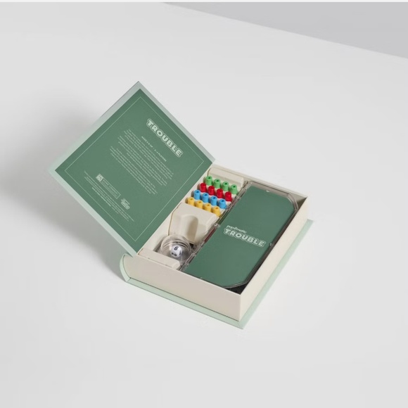 Library of Play : Trouble - Picture 4 of 6